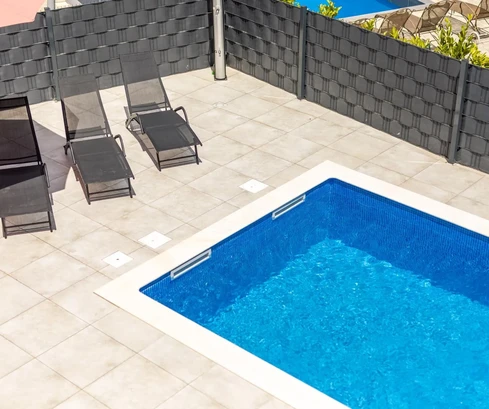 Malinskán felújított ház apartmanokkal eladó Horvátországban