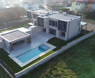 Casa moderna con piscina disponibile a Rovigno in Croazia