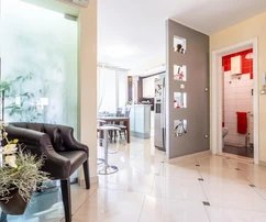 Lussuoso appartamento con tre camere da letto in vendita a Spalato Trstenik in Croazia