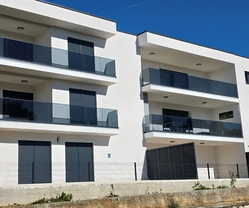 Seget Vranjica, 3-Zimmer-Wohnung 129 m2 mit Meerblick, neu gebaut