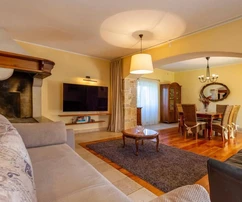 Vila s bazénom a vínnou pivnicou na predaj v Marčane v Chorvátsku