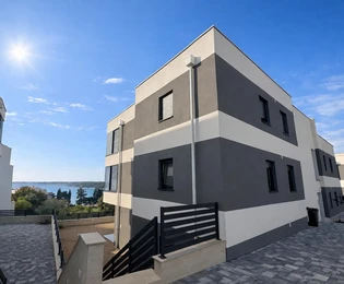 Паг, Шимуни, трехкомнатная квартира в 120 м от моря