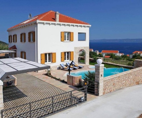 Luxusní vila na Brači s výhledem na moře a bazénem