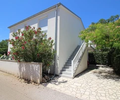 Spaziosa casa con 6 camere da letto a pochi passi dal mare - Isola di Vir