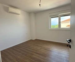 Malinska - Radová dvojdom s bazénom, 150 m od mora