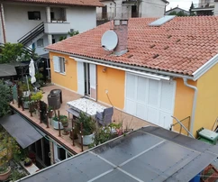 Umag, Murine, samostatně stojící dům se dvěma oddělenými byty v klidné lokalitě