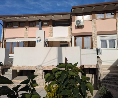 Istria, Pomer, Spacious property with 11 studio apartments near the sea