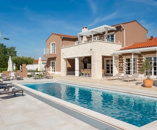 Istrien, Svetvinčenat: Elegante villa mit pool und spa