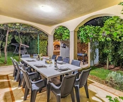 Villa avec piscine et deux appartements, Istrie, Pula