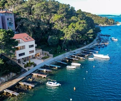 Apartamento en venta en Dubrovnik, justo frente al mar en Croacia