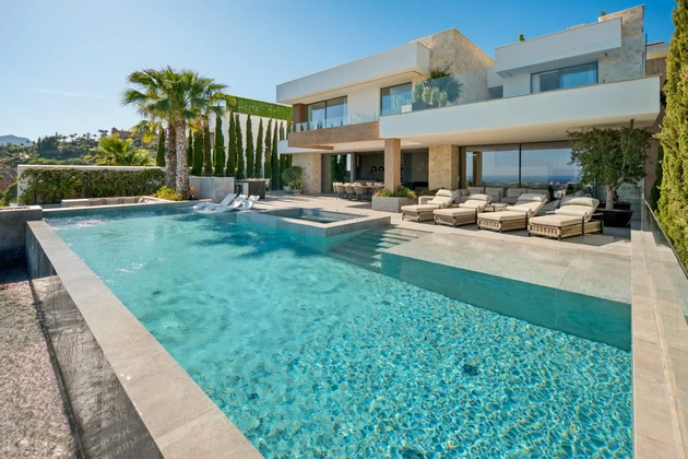 Luxury villa with panoramic view in La Quinta