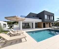 Pula, Veli Vrh - Wunderschöne moderne Familienvilla mit beheiztem Pool, Fitnessraum, Sauna und Konoba
