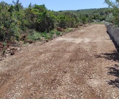 Terrain à bâtir Solta : vue mer, près de la crique, prêt pour le développement