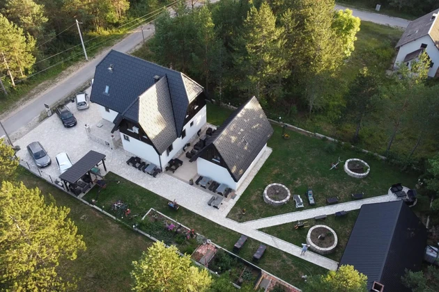 Ház eladó a Plitvicei-tavaknál, a nemzeti park közelében Horvátországban