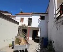 Eladó Diklo sorház tágas kerttel