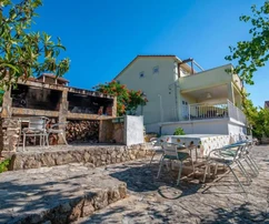 Home for sale in Sutivan with a pool and garden in Croatia