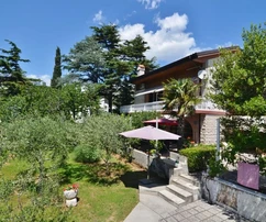 WOHNUNG MIT WUNDERSCHÖN GESTALTETEM GARTEN, IN RUHIGER LAGE!