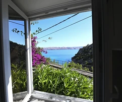 Villa fronte mare in vendita a Karlobag in Croazia