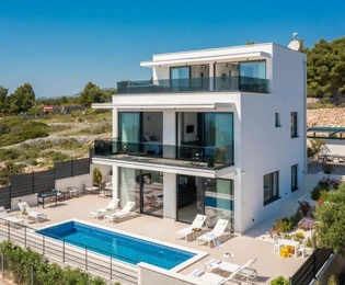 Modern villa with a swimming pool for sale in Čiovo Okrug in Croatia