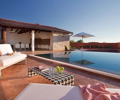 Istria, Svetvinčenat – Modern villa with pool