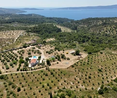 Autentická kamenná vila na prodej v Sutivanu v Chorvatsku