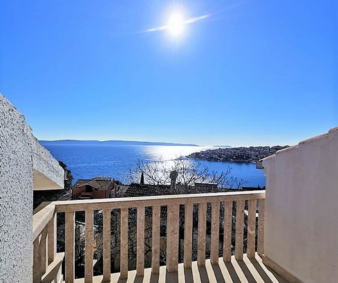 Casa Ciovo con doppia unità con vista sul mare e giardino