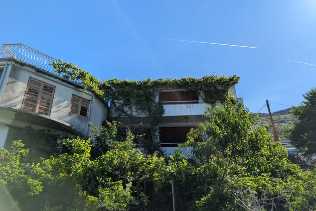 Gornja Podstrana, una casa adosada legalizada con una superficie bruta total de 331 m²