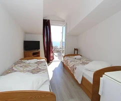 Samostatně stojící dům s byty na prodej na ostrově Pag v Chorvatsku