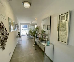 MODERNÍ APARTMÁN S BAZÉNEM A VÝHLEDEM NA MOŘE, NA ATRAKTIVNÍM MÍSTĚ!