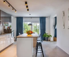 LUXURIOUS VILLA WITH POOL AND SEA VIEW, IN A QUIET LOCATION!