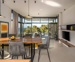 Villa de lujo con piscina en venta justo en la costa de Croacia