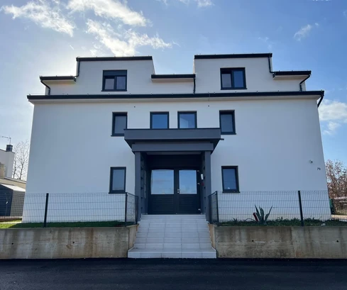 Poreč, Istrie : Útulný apartmán s výhledem na přírodu