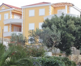 Šolta, wielorodzinny budynek nad morzem na sprzedaż