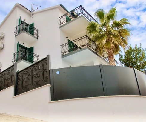 Ciovo, Okrug, villa de luxe de 390 m2 avec piscine et vue mer dégagée