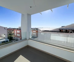 Zadar, Petrčane - Mehrstöckige Residenz mit Dachterrasse und offenem Meerblick