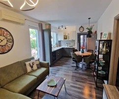 NOWO WYREMONTOWANE MIESZKANIE Z OGRODEM, 300 M OD PLAŻY!