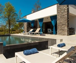 Hermosa casa en planta baja con piscina, Istria, Žminj