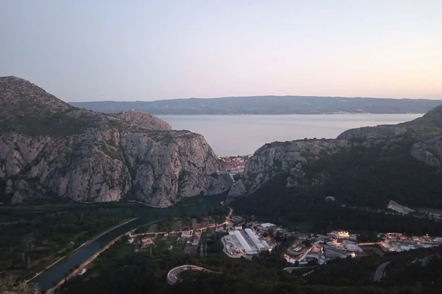 Omiš, Gata, 2000 m2-es építési telek gyönyörű kilátással