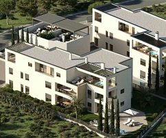 Poreč, Istria: Ground-floor flat with garden by beach