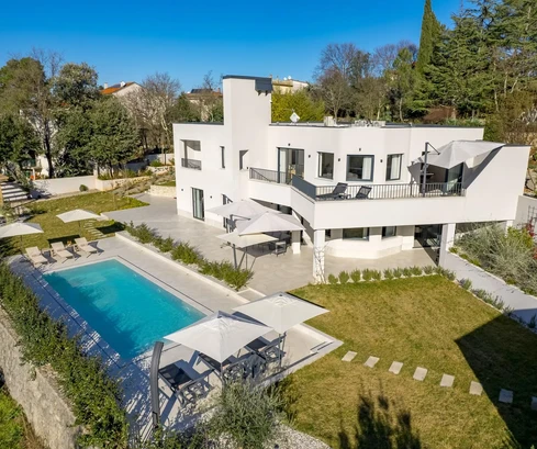 Impozantná vila na predaj priamo pri mori, ostrov Krk v Chorvátsku