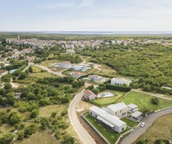 Истрия, Бале, роскошная вилла с открытым и закрытым бассейном, сауной и участком под застройку
