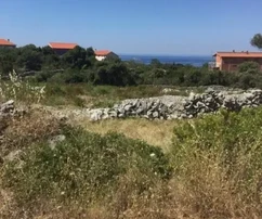 Vinišće, építési telek 2871 m2, víz és áram közelében