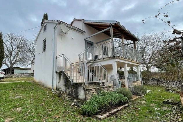 Istria, Oprtalj – Case in pietra con terreno