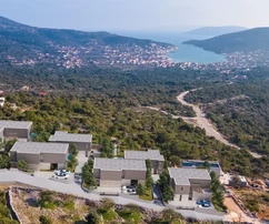 Vinišće, luxusní vila 226 m2 s bazénem, výhledem na moře