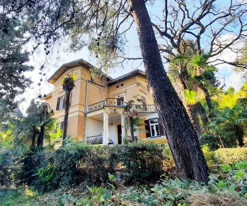 EXKLUSIVE AUTOCHTHONE ÖSTERREICHISCH-UNGARISCHE VILLA, IN ATTRAKTIVER LAGE, 50 M VOM MEER ENTFERNT!