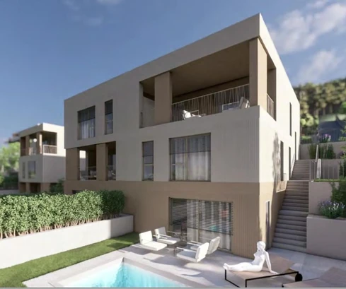 Appartement moderne de quatre chambres à vendre à Kostrena en Croatie