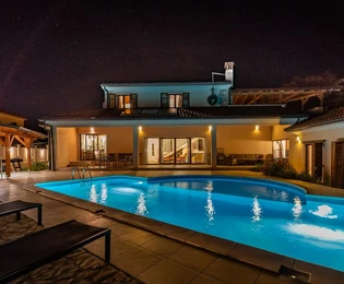 Haus Gradišće, Žminj, 398m2