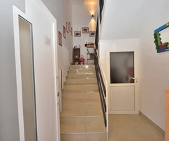 Vodice - appartamento arredato di tre locali con vista mare, a 300 m dal centro