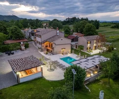 ¡TRES VILLAS AMUEBLADAS CON PISCINA, EN UNA ZONA TRANQUILA!