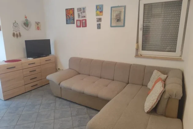 Zweizimmerwohnung mit Terrasse und Parkplatz, 35m2, 1 Parkplatz, Mandre